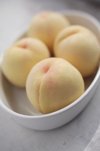 画像4: 《 予約受付中 》 産地直送 岡山 県産 三代桃 清水 白桃 贈答用 ロイヤル 3kg 箱 （ ９〜１１玉入り ） 7月下旬発送  (4)